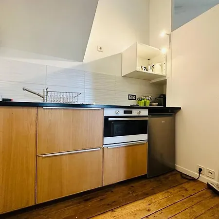 Standing T2 Near The Train Station And Apartamento Tours