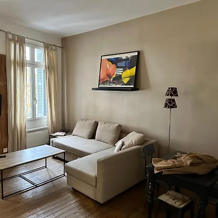 Standing T2 Near The Train Station And Тур